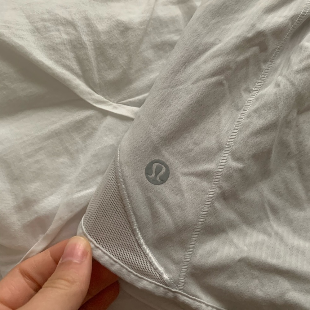 White lululemon hotty hot short 4”